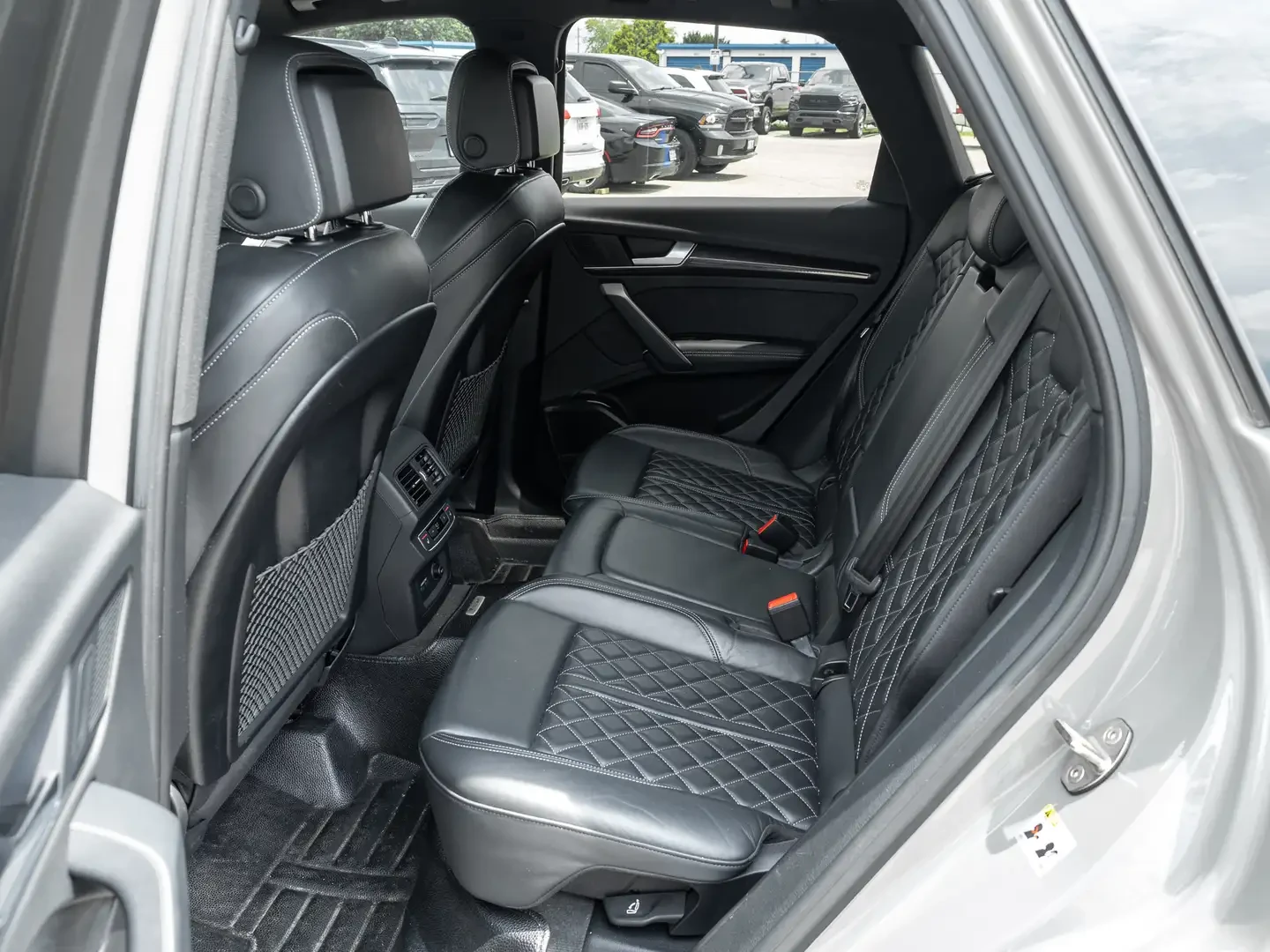 Audi SQ5 MATRIX* BANG* OLUFSEN* LANE* ASSIST* КАМЕРА* , снимка 15 - Автомобили и джипове - 55282725