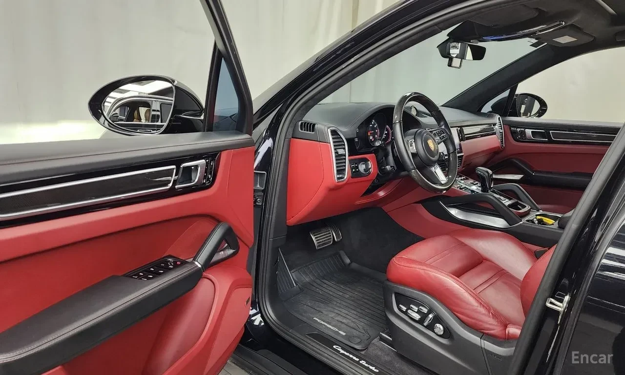 Porsche Cayenne Turbo* HUD* 360* Pano* B&O* Ceramic* Chrono* Обдух, снимка 11 - Автомобили и джипове - 55752510