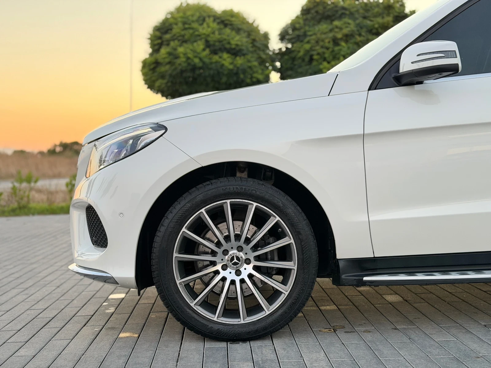 Mercedes-Benz GLE 350 D/AMG LINE/TOP/LIZING, снимка 9 - Автомобили и джипове - 55935294