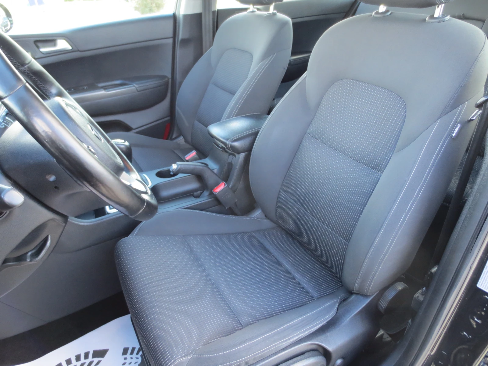 Kia Sportage 1.7 CRDI, снимка 9 - Автомобили и джипове - 56213283