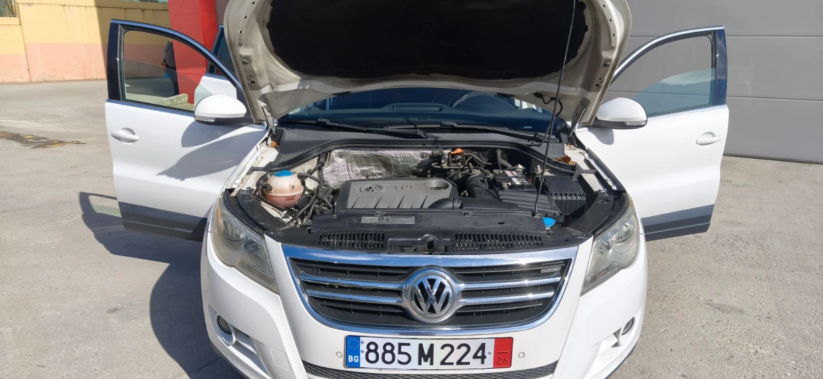 VW Tiguan 4х4 140кс, снимка 9 - Автомобили и джипове - 56451721