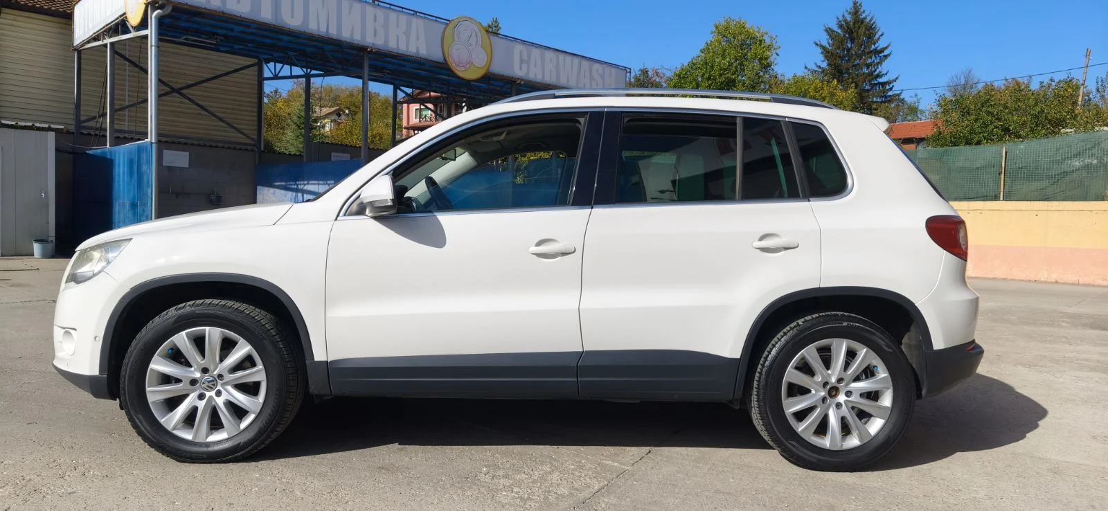 VW Tiguan 4х4 140кс, снимка 4 - Автомобили и джипове - 56451721