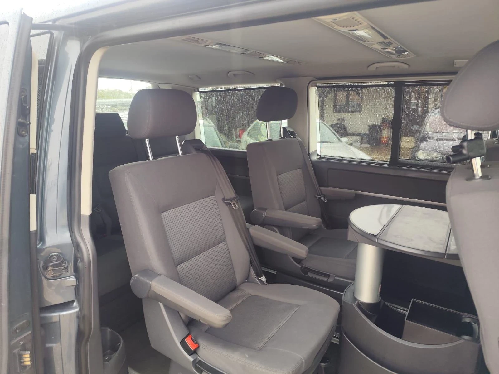 VW Multivan 2.5 131 ks., снимка 14 - Бусове и автобуси - 55905289