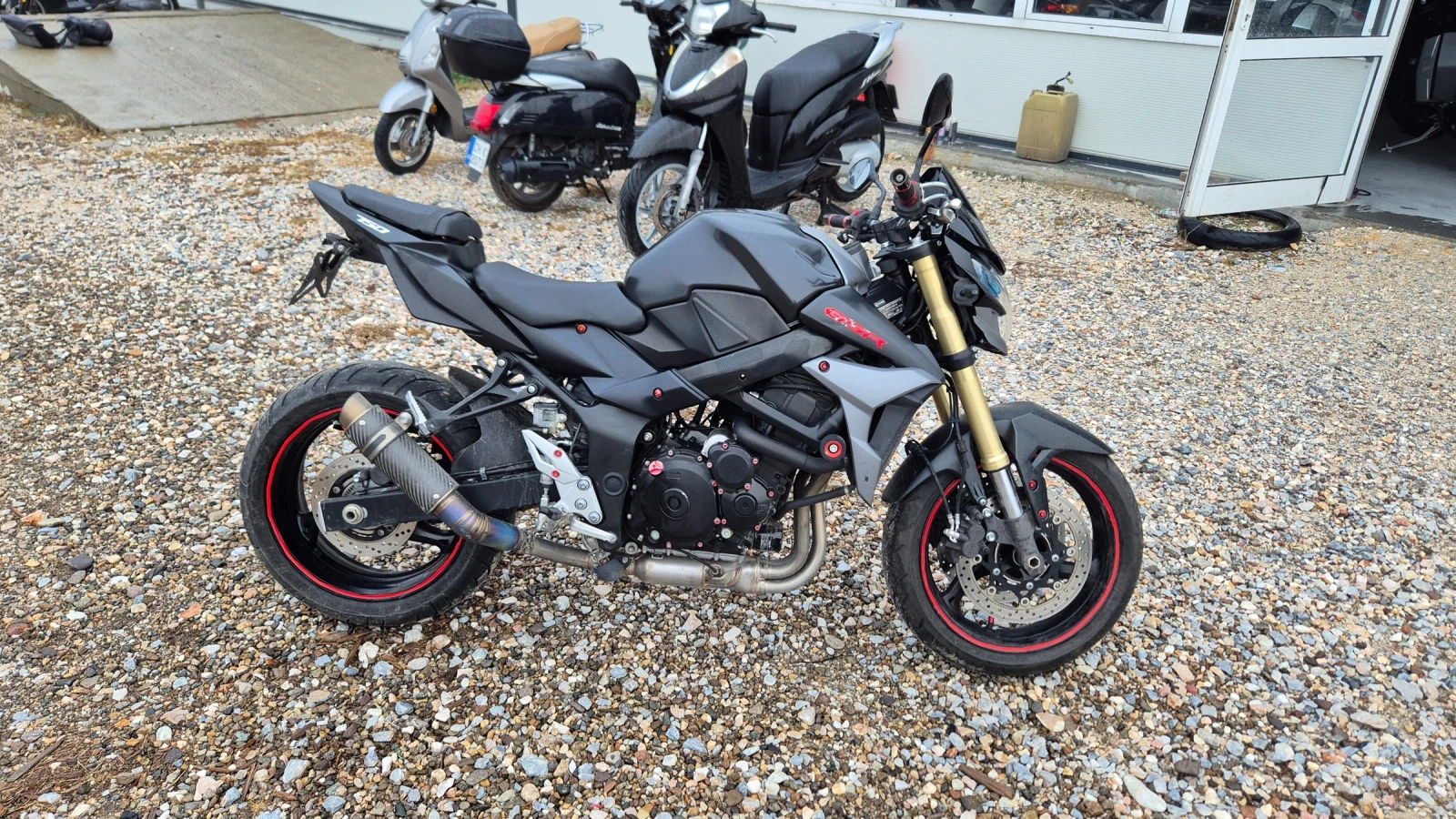 Suzuki Gsr