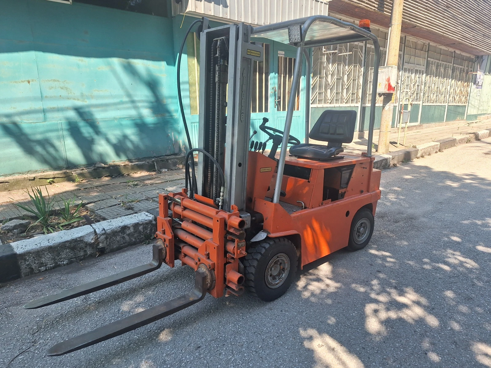 Мотокар Clark, снимка 1