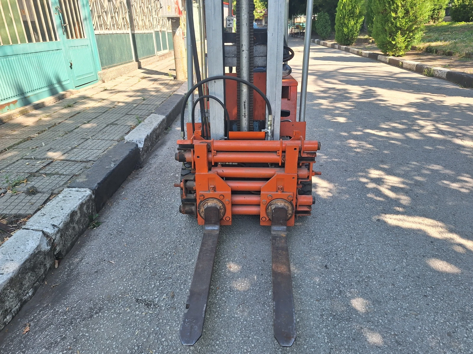  Clark | Mobile.bg   7