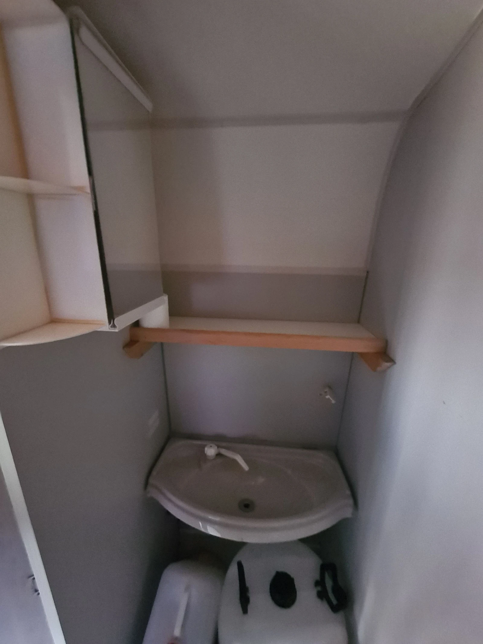 Каравана Beyerland 3.8м 750кг - изображение 6