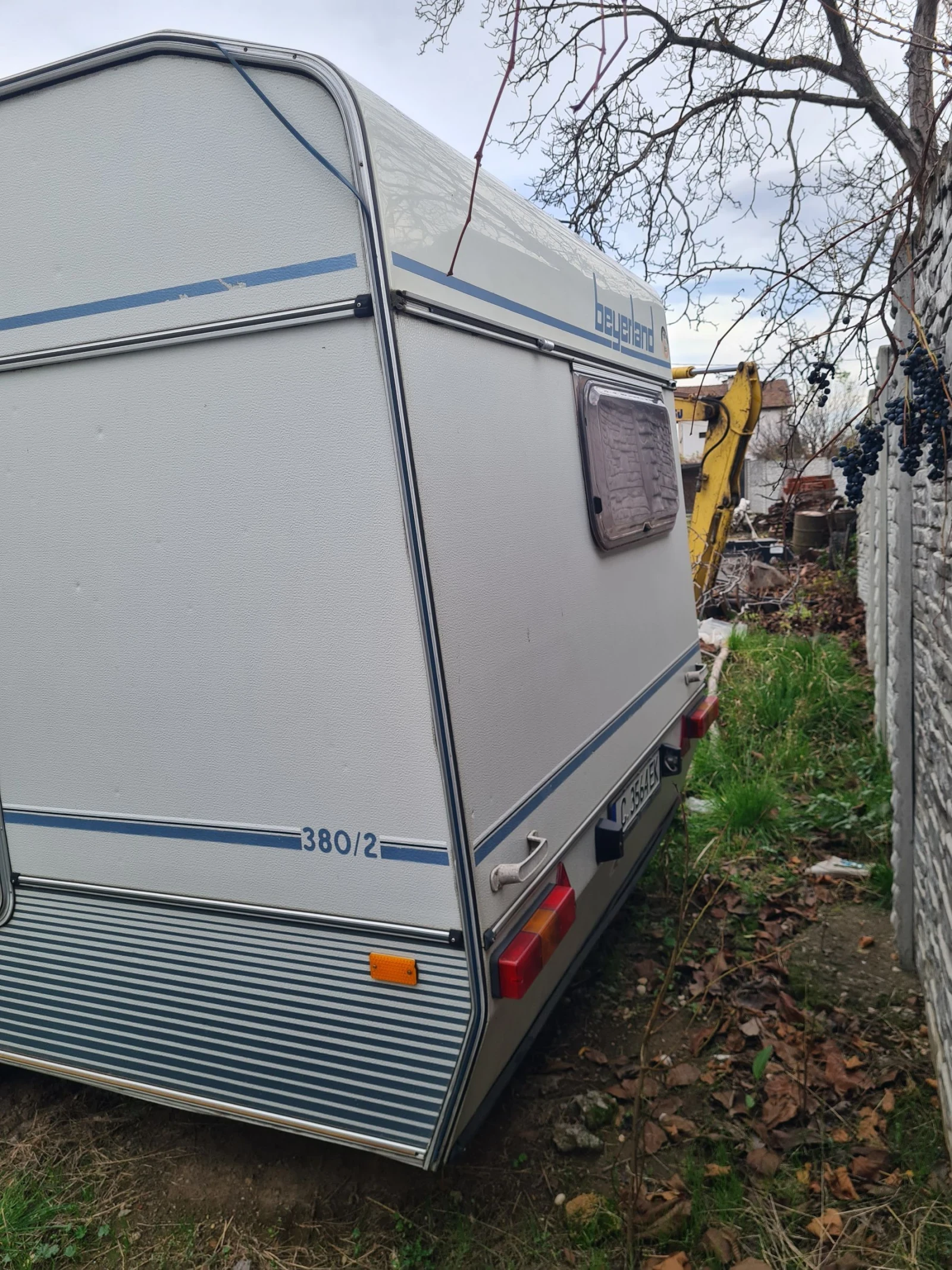 Каравана Beyerland 3.8м 750кг - изображение 9