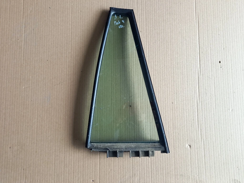 Стъкло задно ляво малко Тойота Рав4 (15)