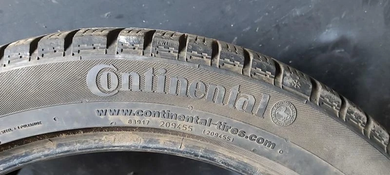 Гуми Зимни 255/40R18, снимка 4 - Гуми и джанти - 31948238