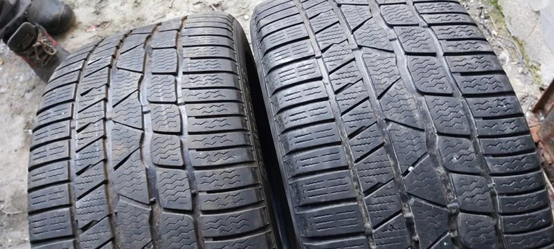 Гуми Зимни 255/40R18, снимка 1 - Гуми и джанти - 31948238