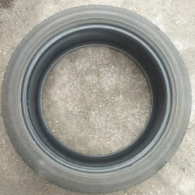 Гуми Летни 225/45R19, снимка 1 - Гуми и джанти - 45657666