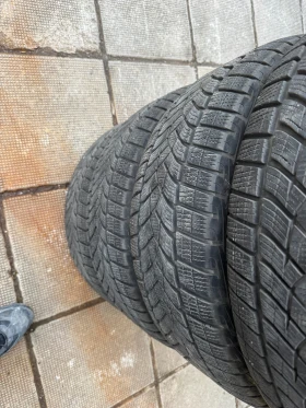 Гуми Зимни 235/55R18, снимка 5 - Гуми и джанти - 48396566