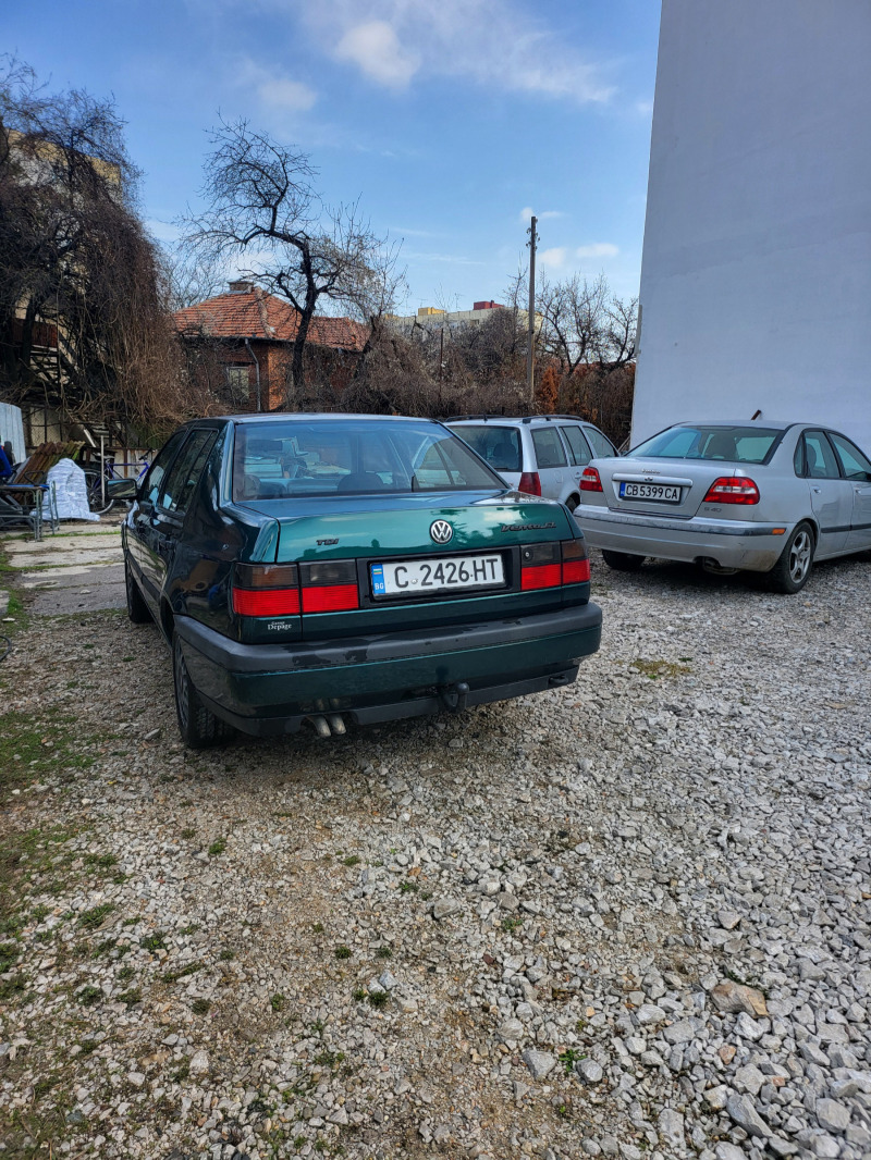 VW Vento, снимка 4 - Автомобили и джипове - 45053281