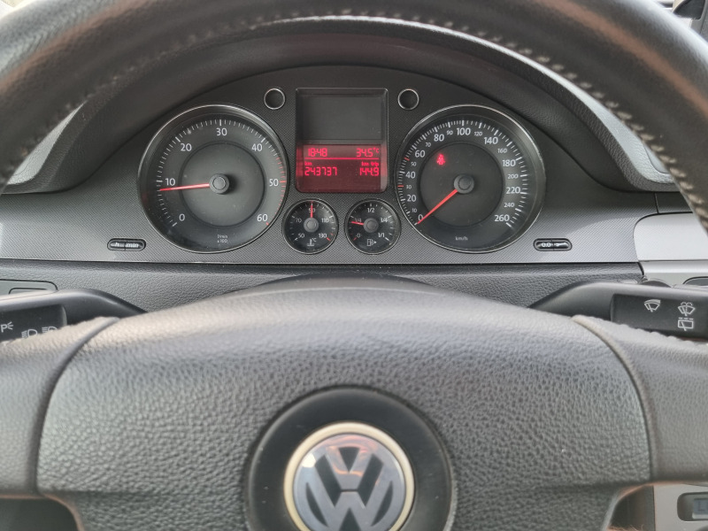 VW Passat 1.9тди 105, снимка 11 - Автомобили и джипове - 46366858