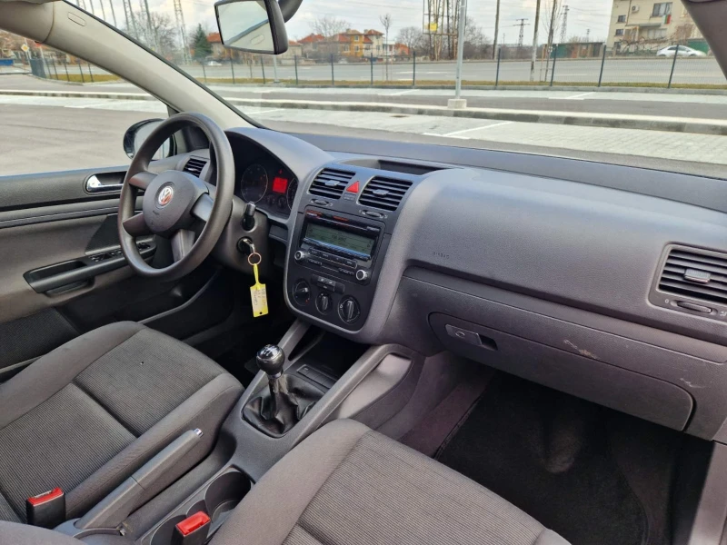 VW Golf 1.9, снимка 9 - Автомобили и джипове - 49361753