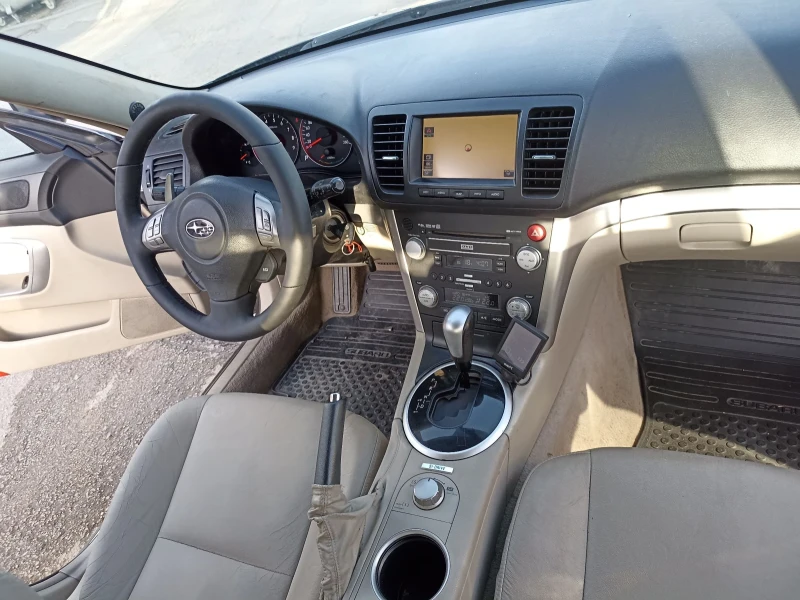 Subaru Outback 3.0R AWD, снимка 12 - Автомобили и джипове - 49507515