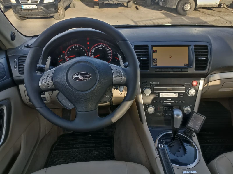 Subaru Outback 3.0R AWD, снимка 9 - Автомобили и джипове - 49507515