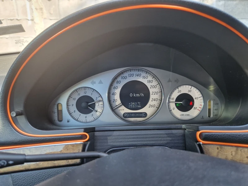 Mercedes-Benz E 320, снимка 6 - Автомобили и джипове - 52684215