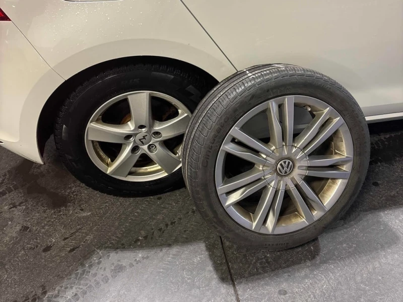 VW Golf 5dr HB Auto 1.8 TSI * ВТОРИ ГУМИ И ДЖАНТИ, снимка 6 - Автомобили и джипове - 53360462