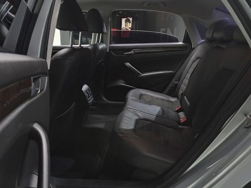 VW Passat * 2.0* TDI* B7* , снимка 12 - Автомобили и джипове - 55723187