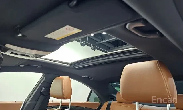 Mercedes-Benz CLS 400 AMG * FACELIFT * ОБДУХВАНЕ * 360 КАМЕРА * , снимка 11 - Автомобили и джипове - 55838065