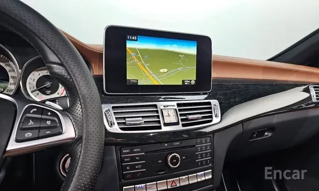 Mercedes-Benz CLS 400 AMG * FACELIFT * ОБДУХВАНЕ * 360 КАМЕРА * , снимка 9 - Автомобили и джипове - 55838065