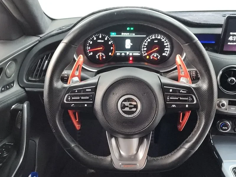 Kia Stinger 3.3 AWD GT - САМО 30% АВАНС, снимка 13 - Автомобили и джипове - 55889034