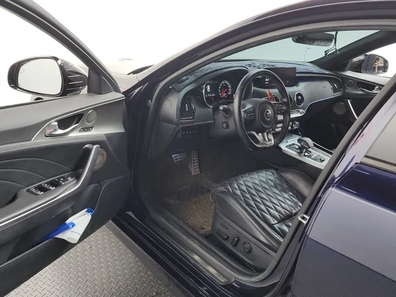 Kia Stinger 3.3 AWD GT - САМО 30% АВАНС, снимка 10 - Автомобили и джипове - 55889034