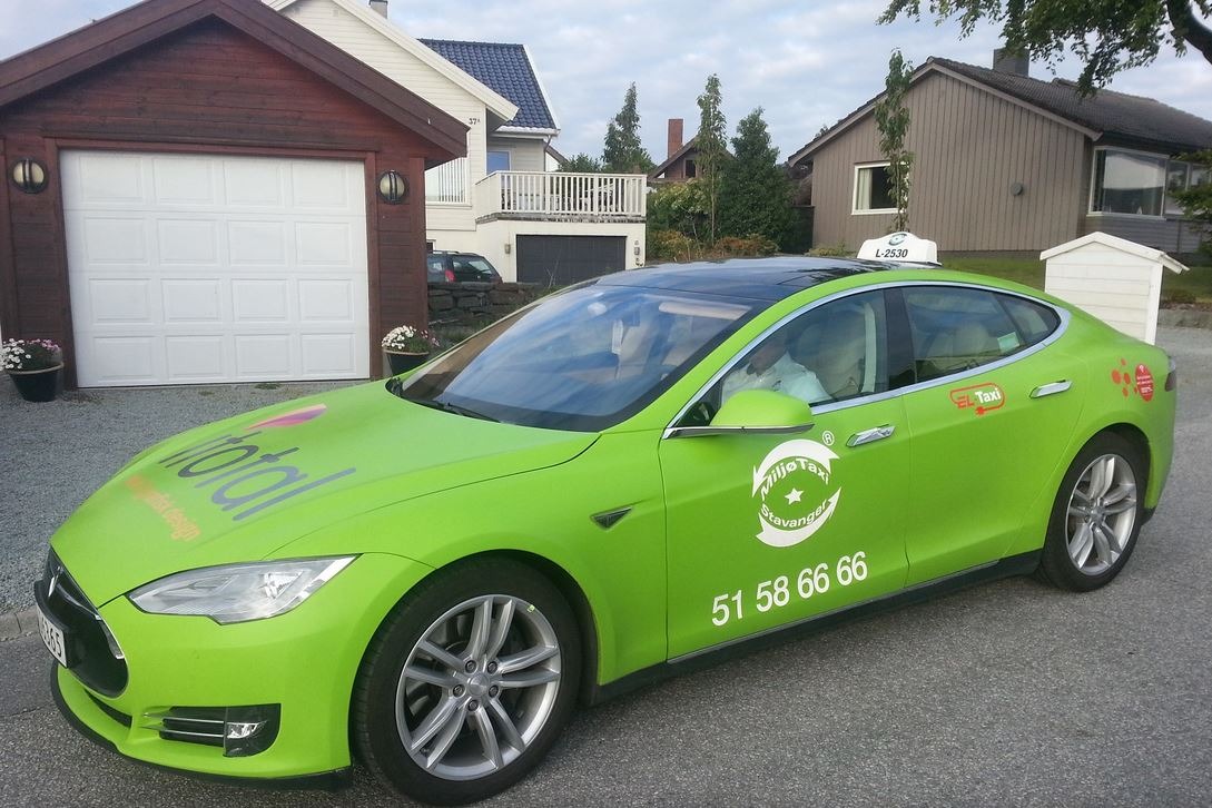 Tesla Model S 25 лв/ден за Такси - изображение 1