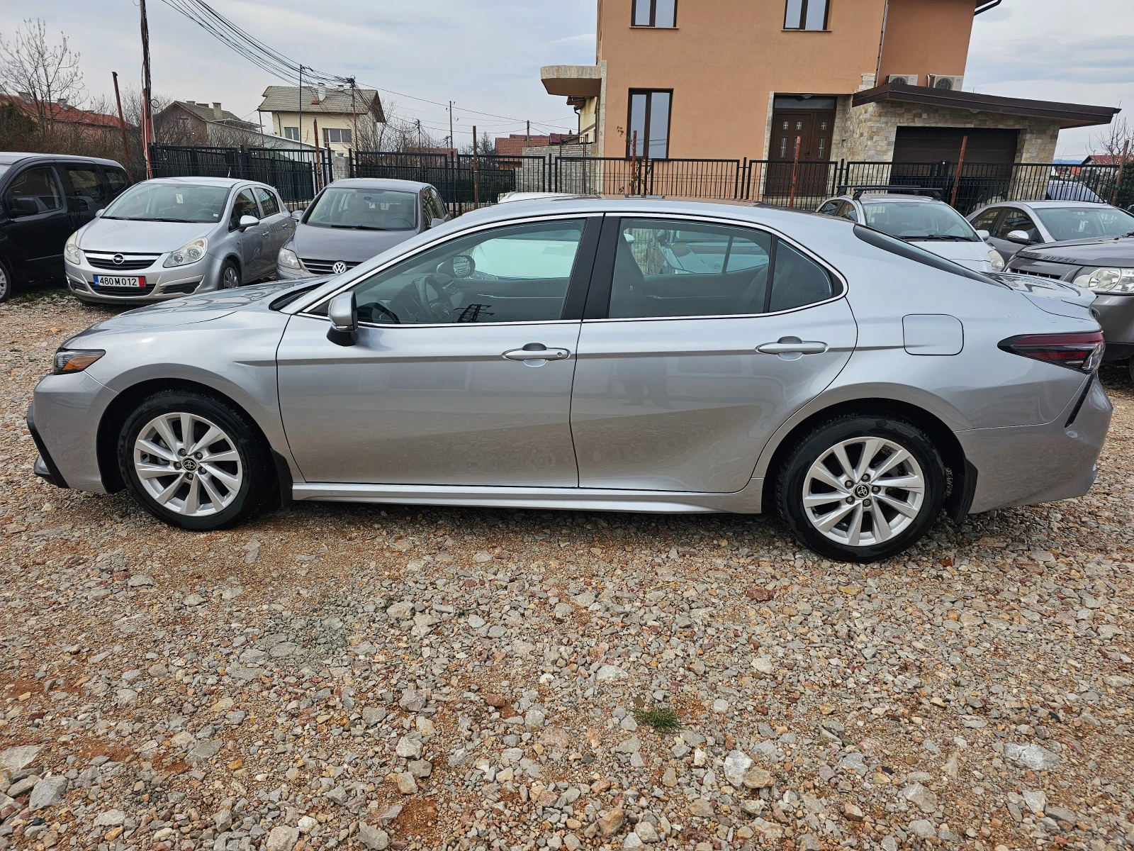 Toyota Camry 2.5i 218кс. 3918км - изображение 6