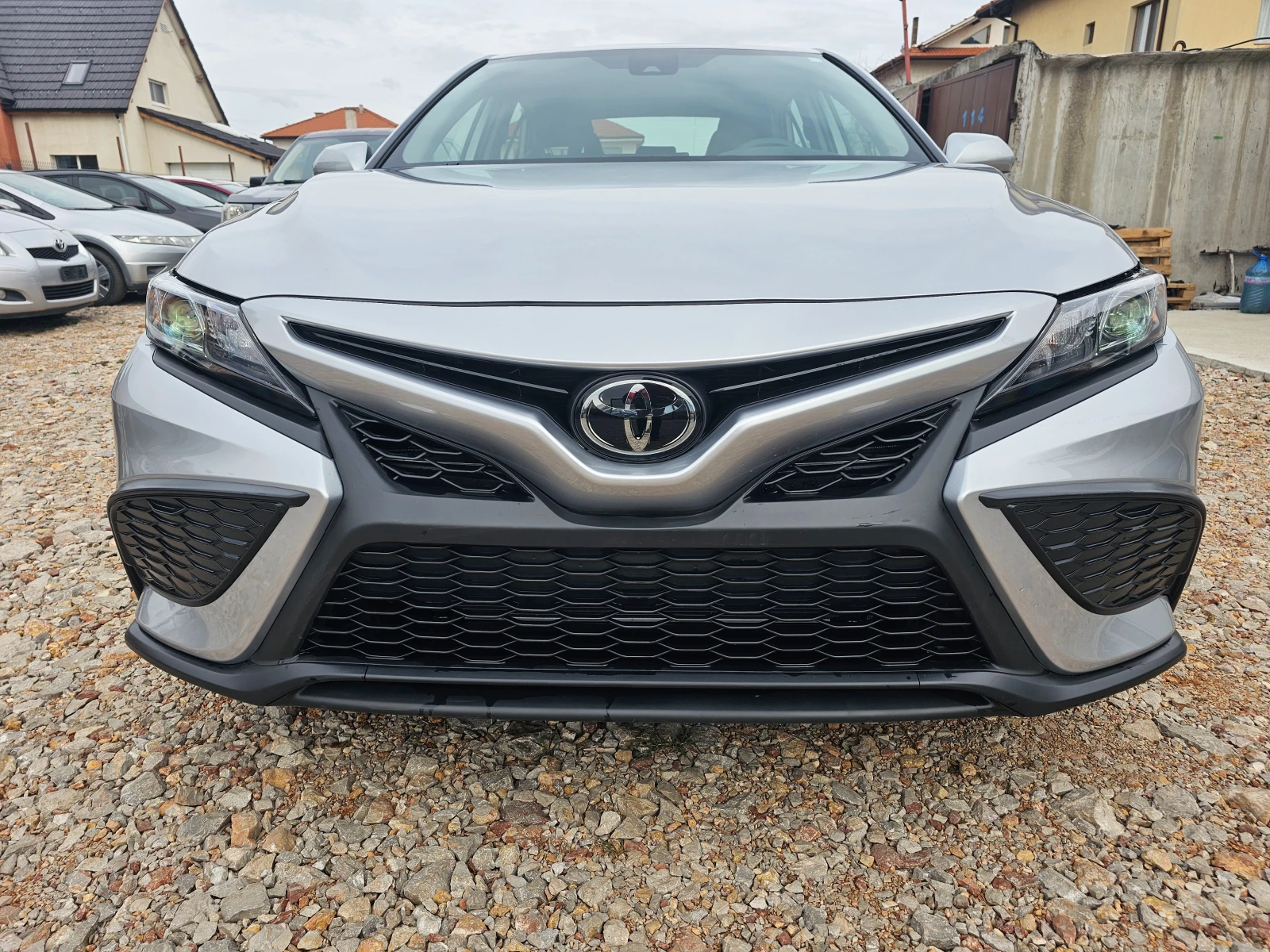 Toyota Camry 2.5i 218кс. 3918км - изображение 2