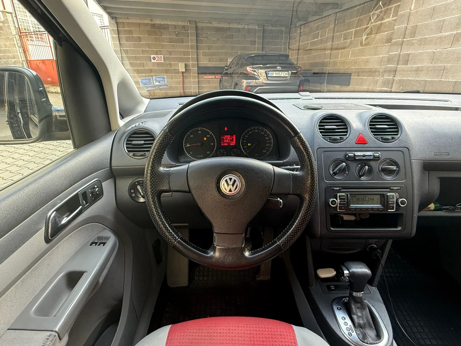 VW Caddy 1.9 DSG - изображение 9