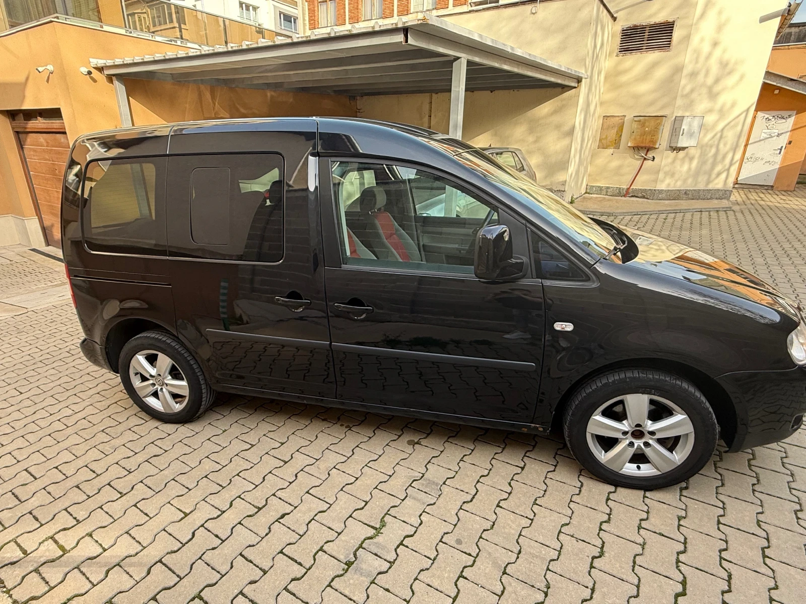 VW Caddy 1.9 DSG - изображение 3