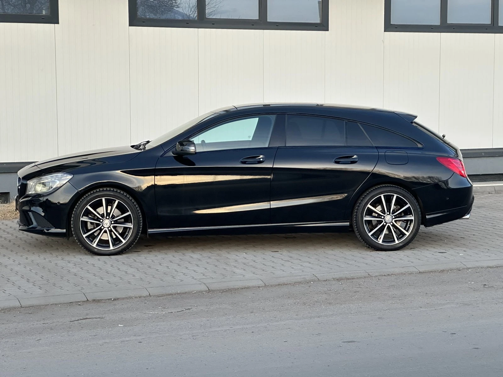Mercedes-Benz CLA 250 Shooting Brake 7G-DCT 4Matic 84000km - изображение 9