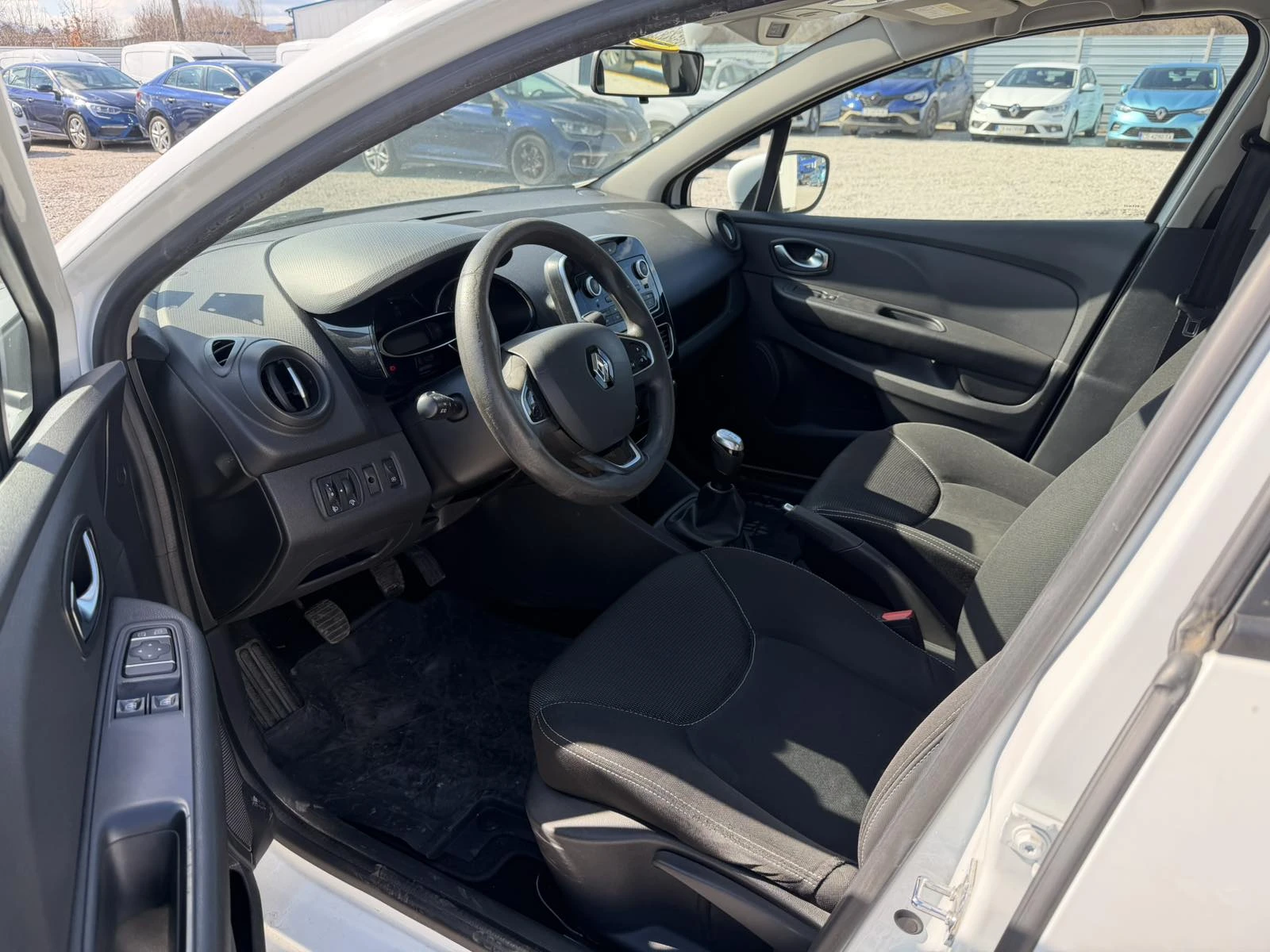 Renault Clio 0.9SCe/75k.c./Grandtour, снимка 10 - Автомобили и джипове - 53799453