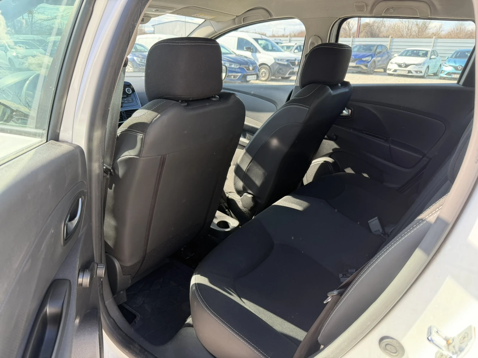 Renault Clio 0.9SCe/75k.c./Grandtour, снимка 13 - Автомобили и джипове - 53799453