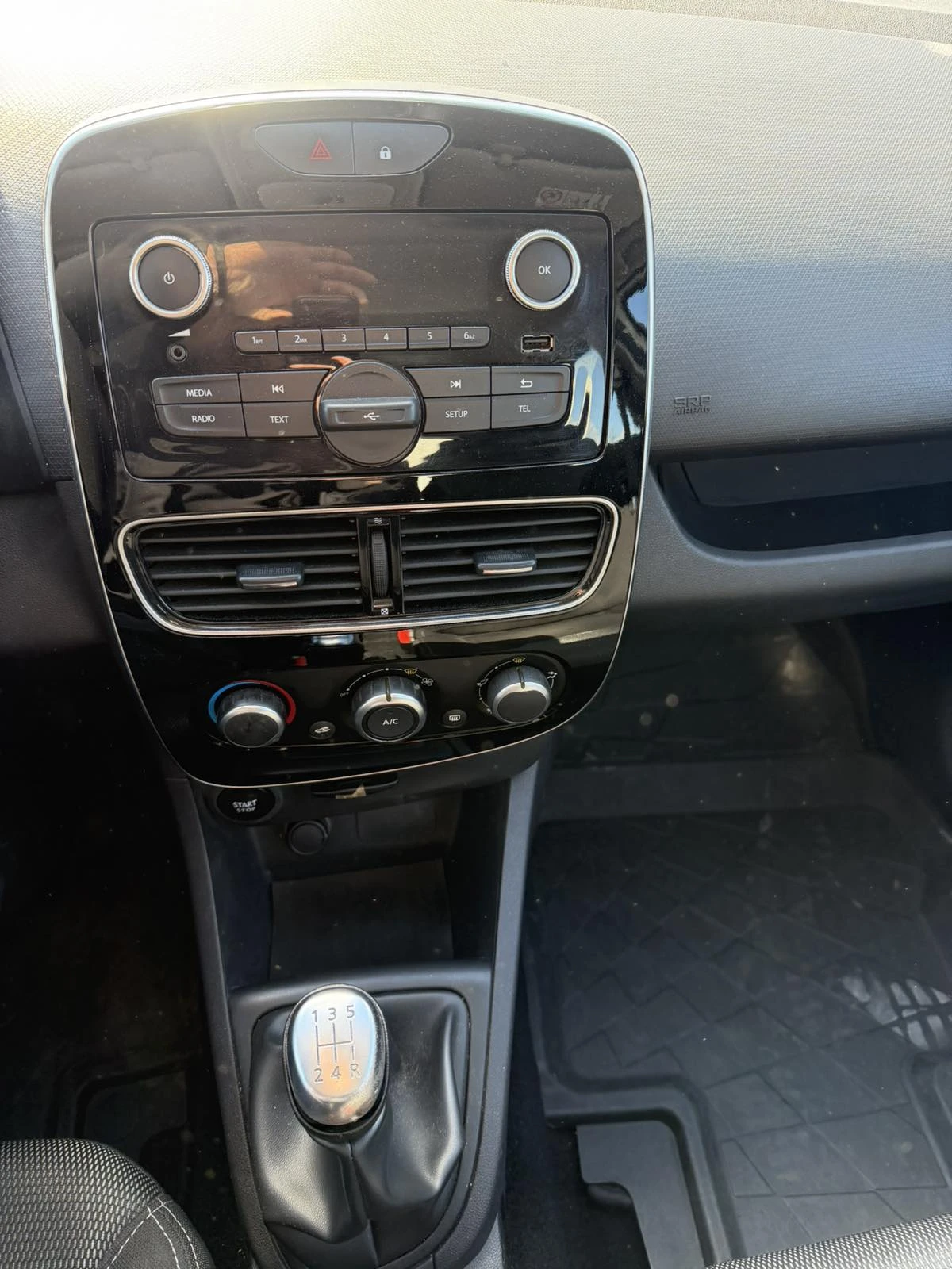 Renault Clio 0.9SCe/75k.c./Grandtour, снимка 16 - Автомобили и джипове - 53799453