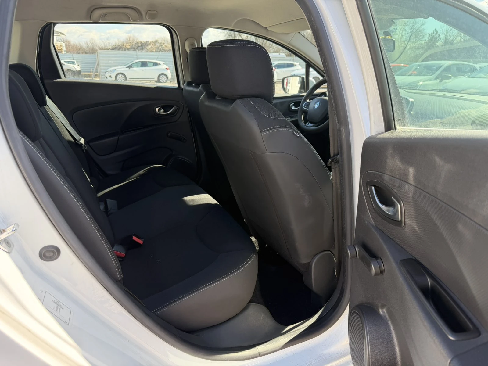 Renault Clio 0.9SCe/75k.c./Grandtour, снимка 12 - Автомобили и джипове - 53799453