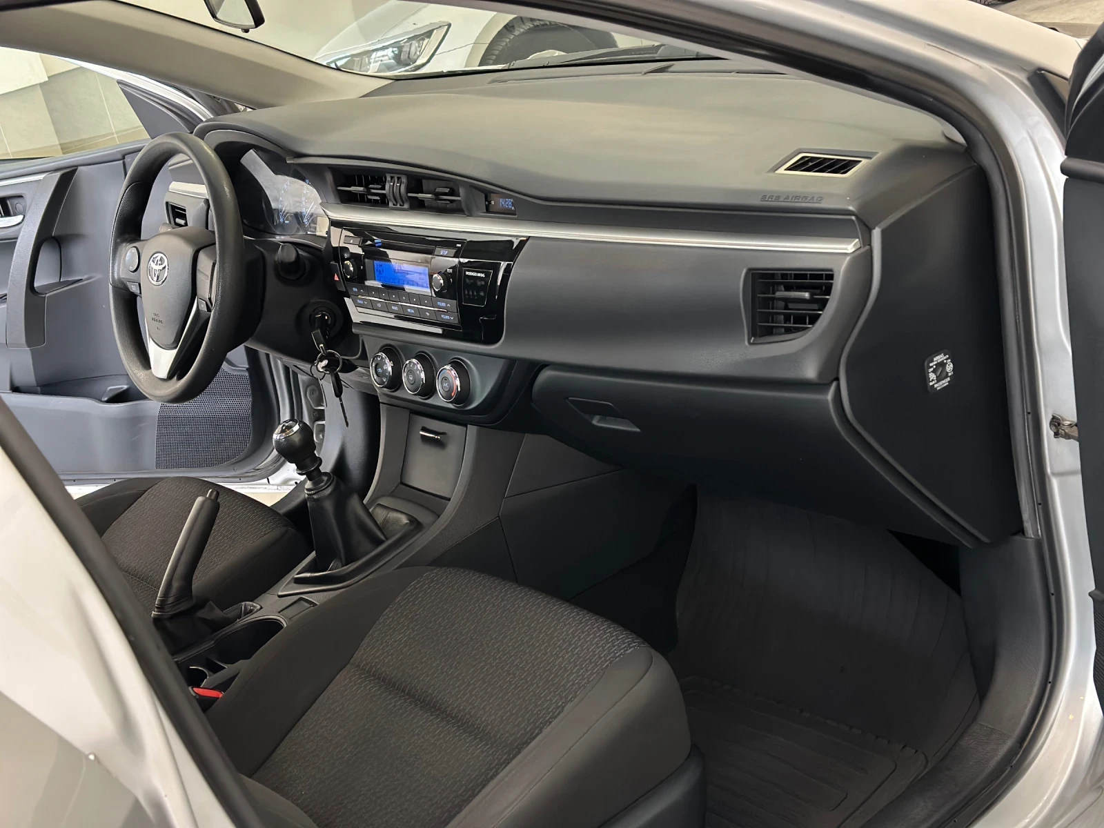 Toyota Corolla 1.6i/132�.�/���-�������� �����//���� ���/FULL/TOP/ | Mobile.bg � ����������� 10