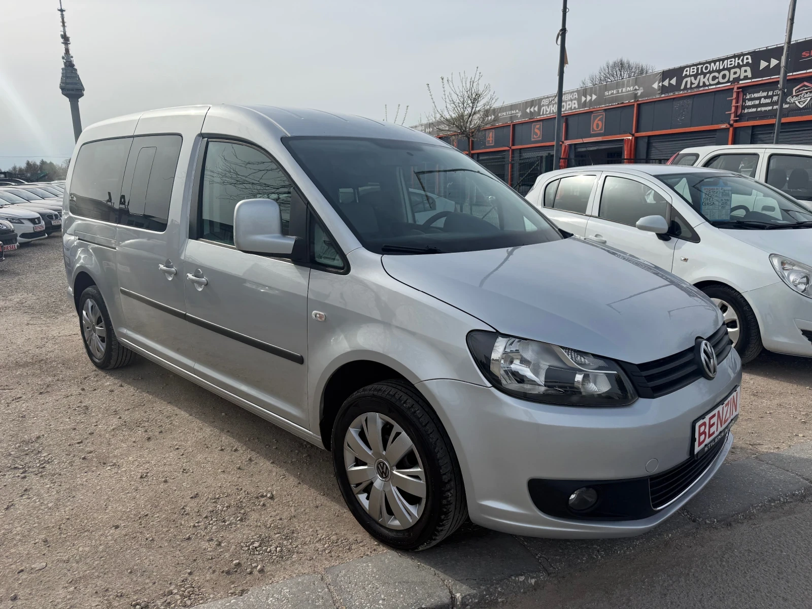 VW Caddy 7-Места -Метан, снимка 2 - Автомобили и джипове - 54219917