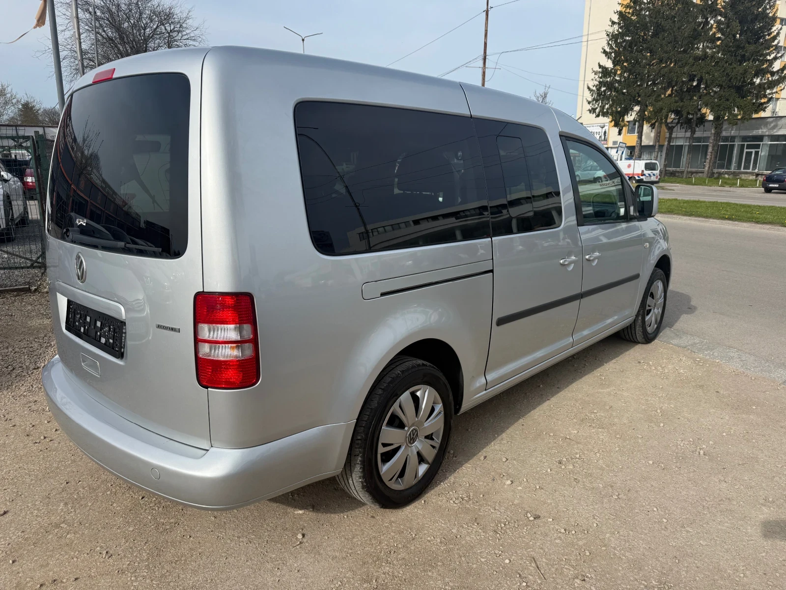 VW Caddy 7-Места -Метан, снимка 6 - Автомобили и джипове - 54219917