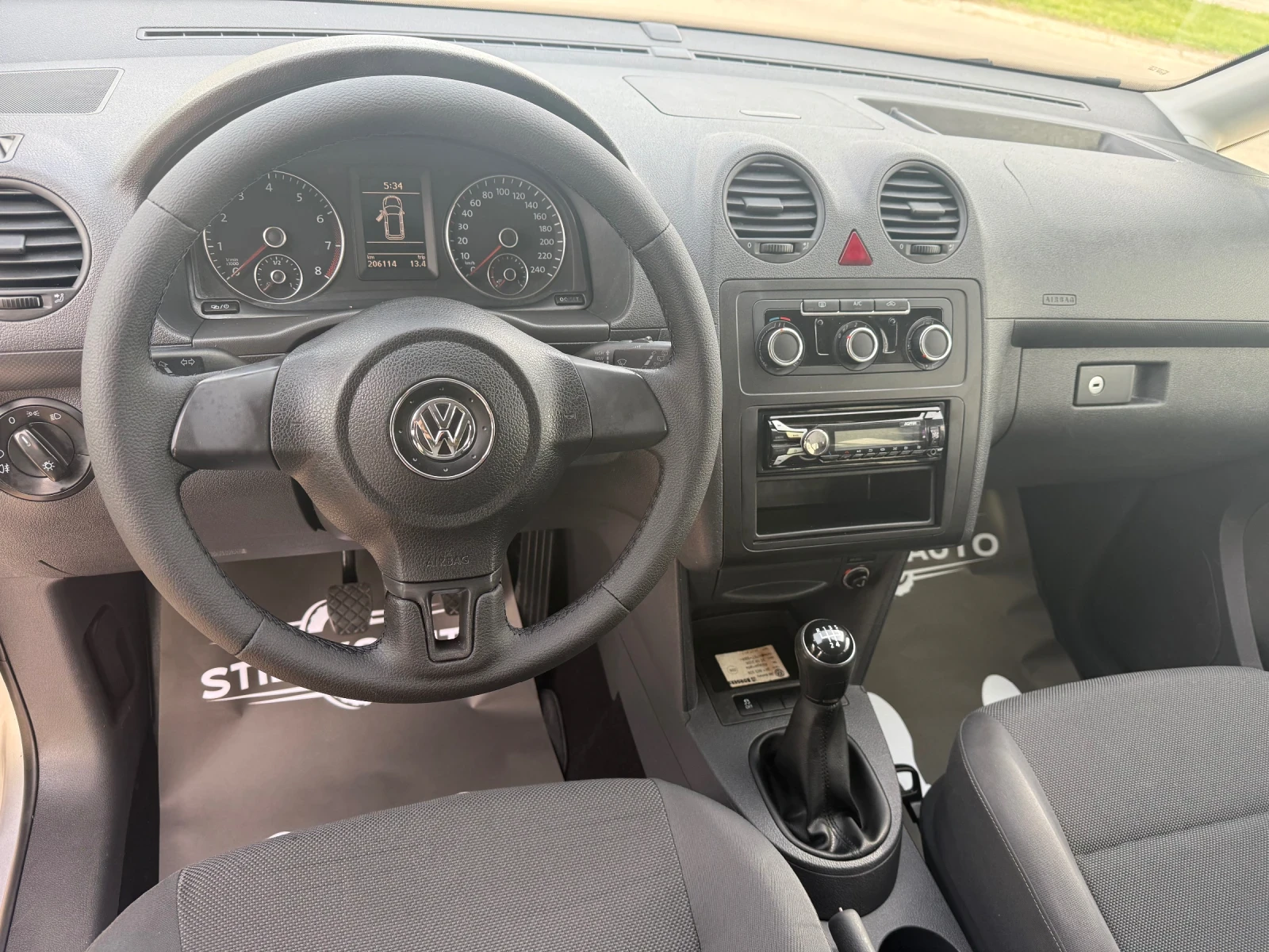 VW Caddy 7-Места -Метан, снимка 9 - Автомобили и джипове - 54219917