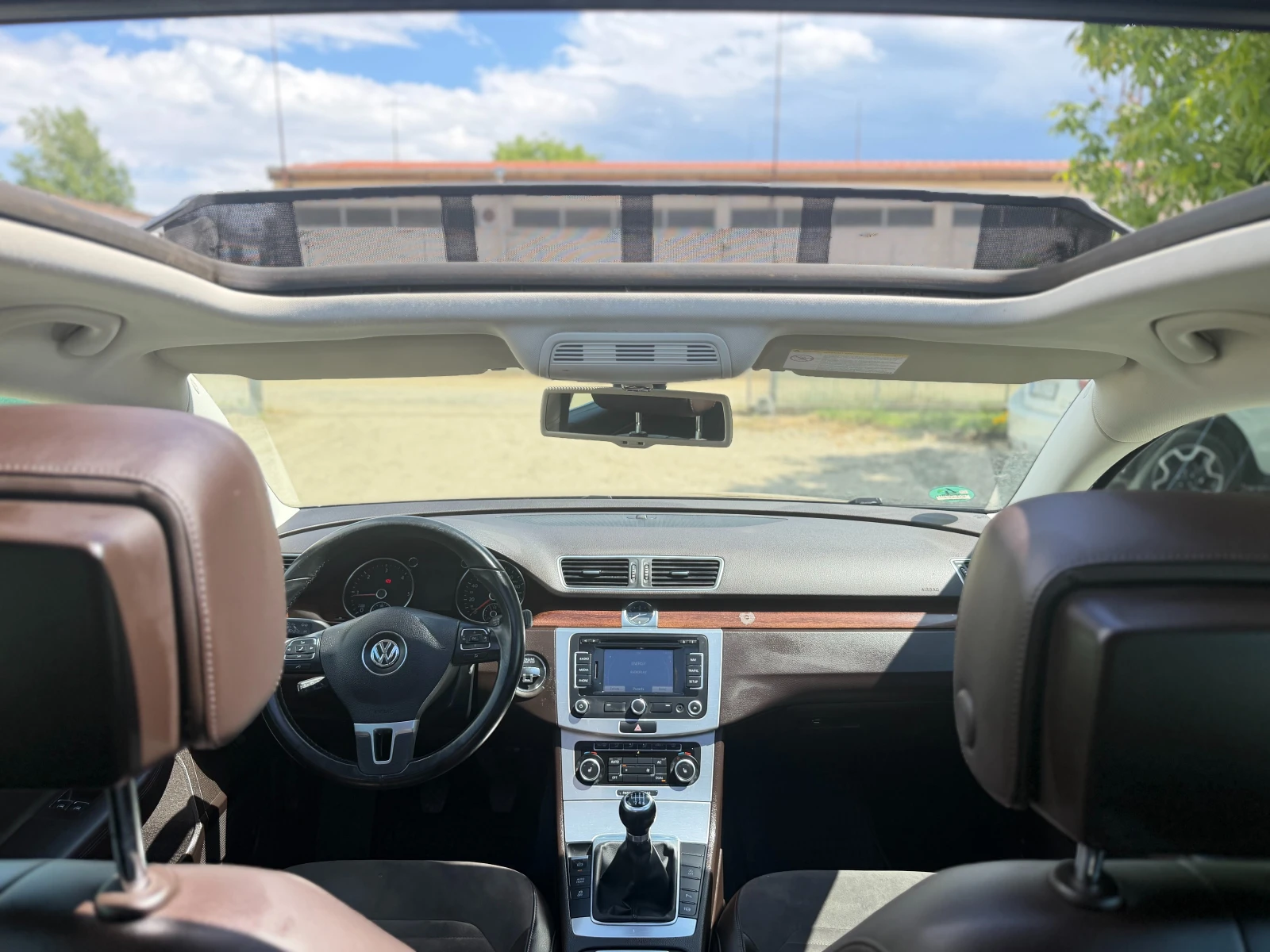 VW Passat 2.0TDi Highline Pano, снимка 12 - Автомобили и джипове - 54562689