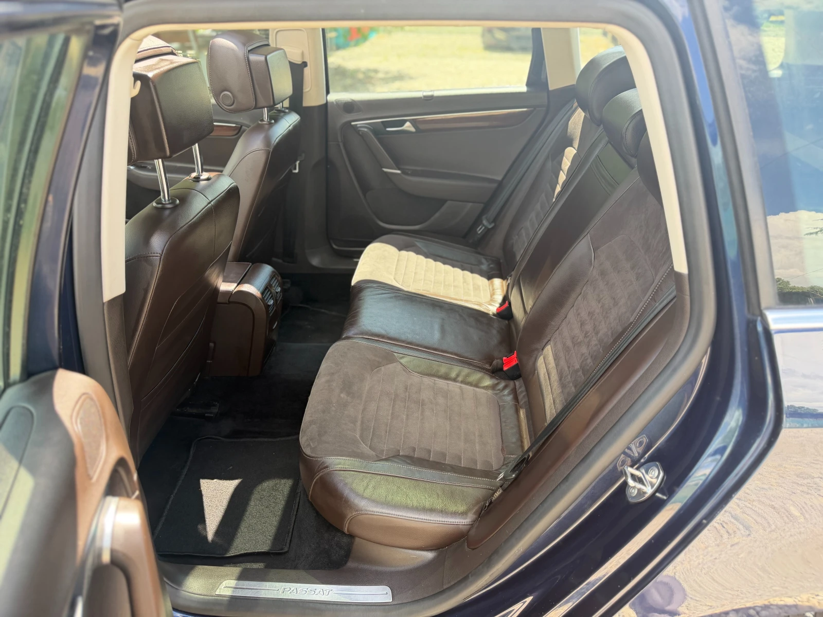 VW Passat 2.0TDi Highline Pano, снимка 9 - Автомобили и джипове - 54562689