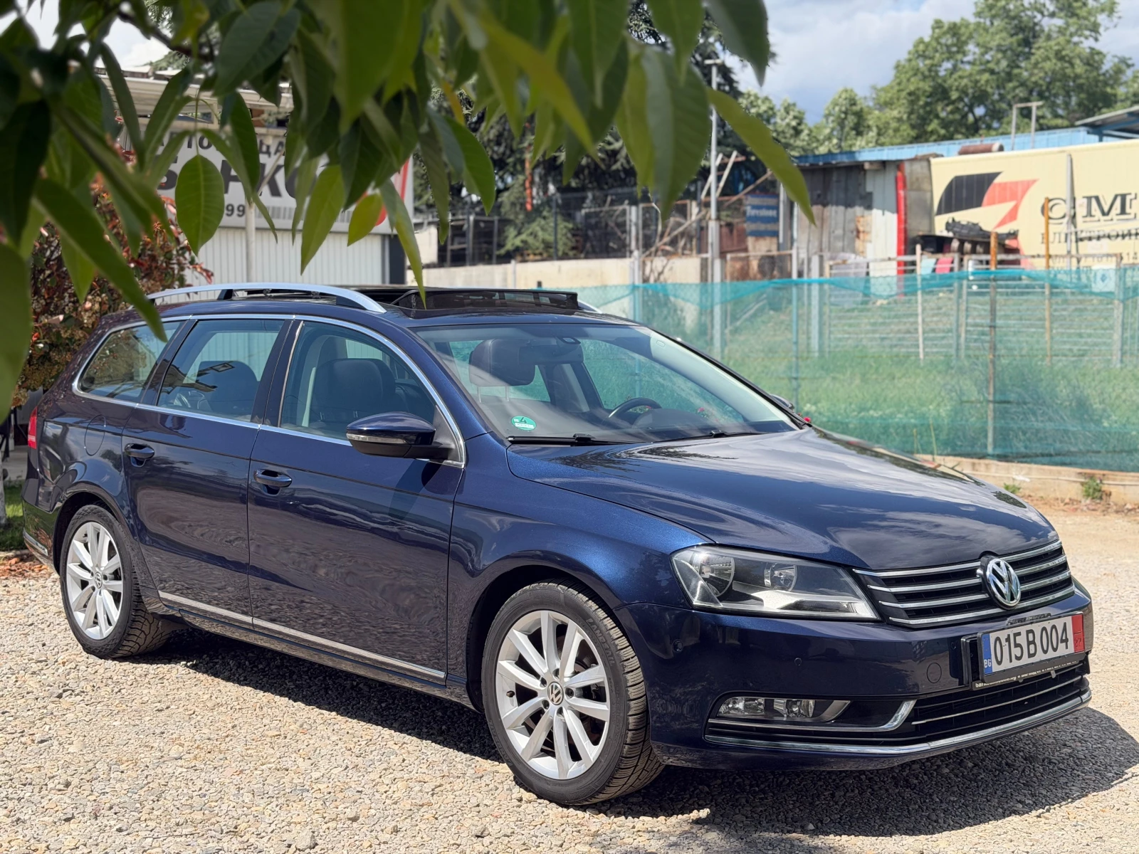 VW Passat 2.0TDi Highline Pano, снимка 3 - Автомобили и джипове - 54562689