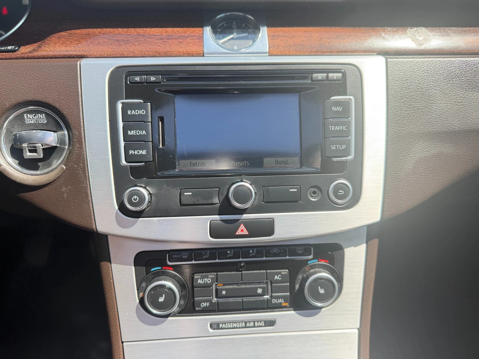 VW Passat 2.0TDi Highline Pano, снимка 14 - Автомобили и джипове - 54562689