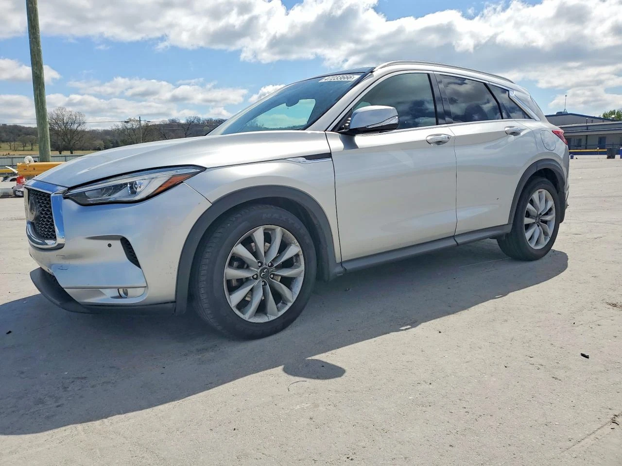Infiniti Q50 ESSENTIAL