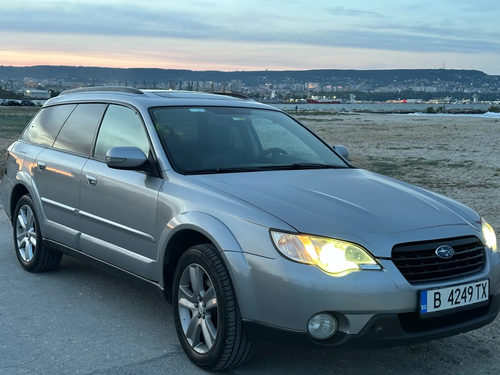 Subaru Outback 2.5, снимка 5 - Автомобили и джипове - 54763641