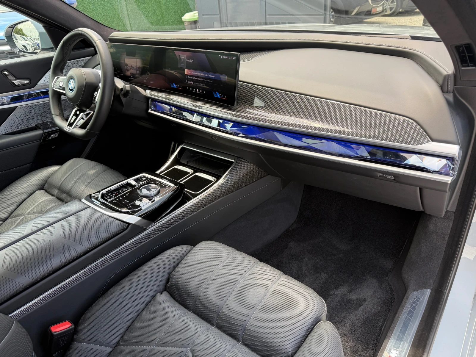 BMW i7 ///M-pack xDrive60, TV, B&W Sound, Panorama , снимка 11 - Автомобили и джипове - 54766833